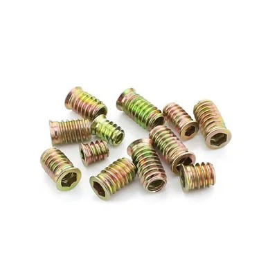 কাঠের জন্য বন্দী বাদাম